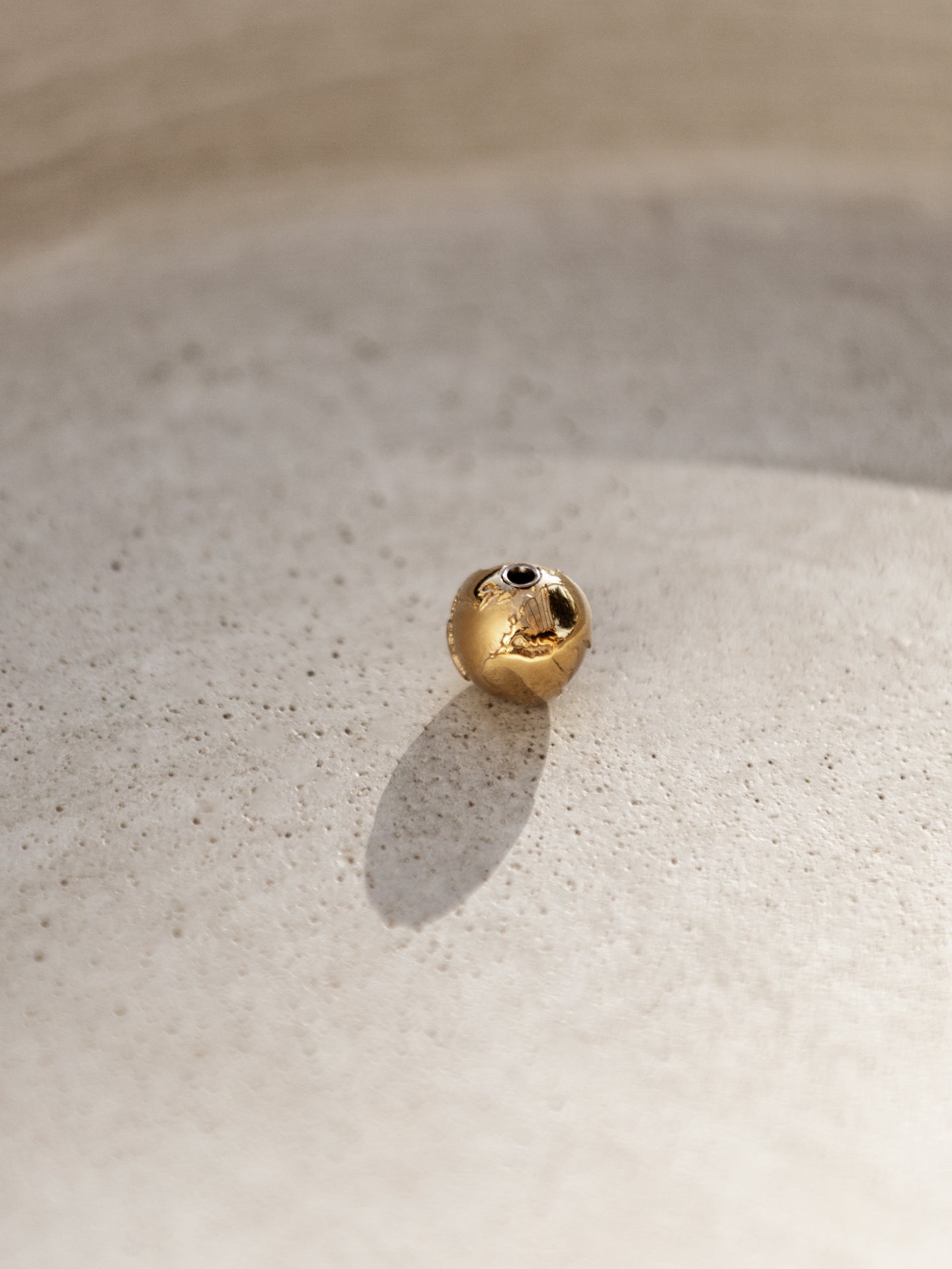 ELEMENT LIEN GLOBE - ACIER DORE POUR BRACELET / COLLIER