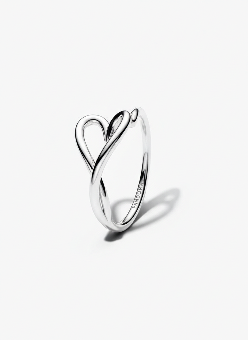 Bague en forme de cœur aux formes organiques