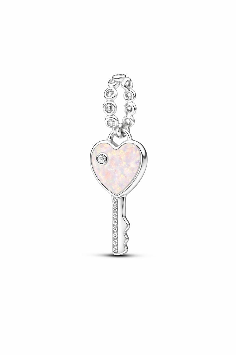 Breloque pendante en forme de cœur opalescent