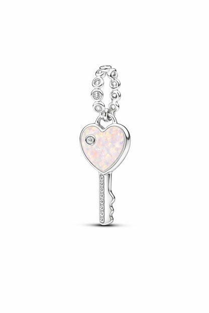 Breloque pendante en forme de cœur opalescent