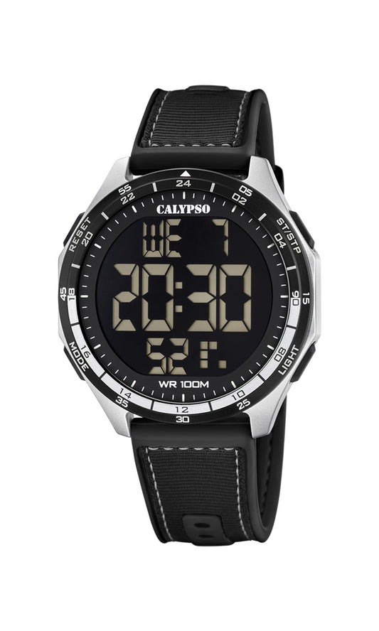 Montre pour homme. Avec un boîtier plastique équipé d’un bracelet de plastique. Les montres visent à captiver par leur look frais et extraverti, avec des couleurs vives et intenses.