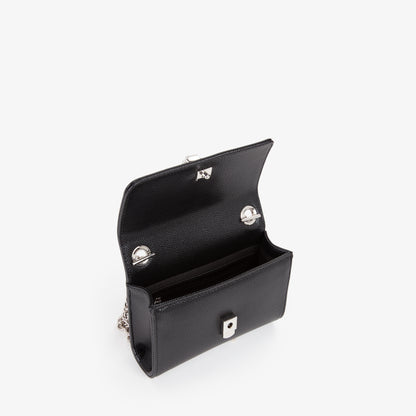 Sac pochette femme noir grainé chaîne argentée pompon