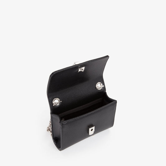 Sac pochette femme noir grainé chaîne argentée pompon
