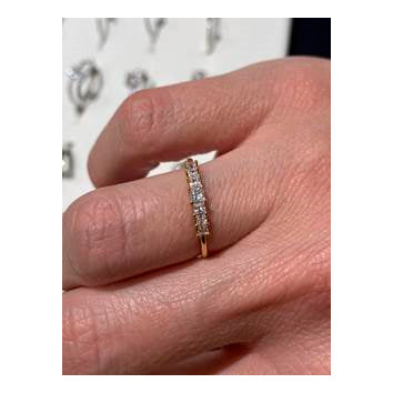 BAGUE OR 9 CARATS - DIAMANT 0.700 CT