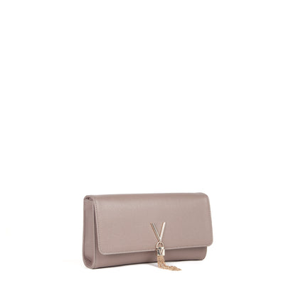 Sac pochette femme taupe chaîne dorée avec breloque