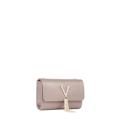Sac femme taupe cuir grainé chaîne dorée pompon