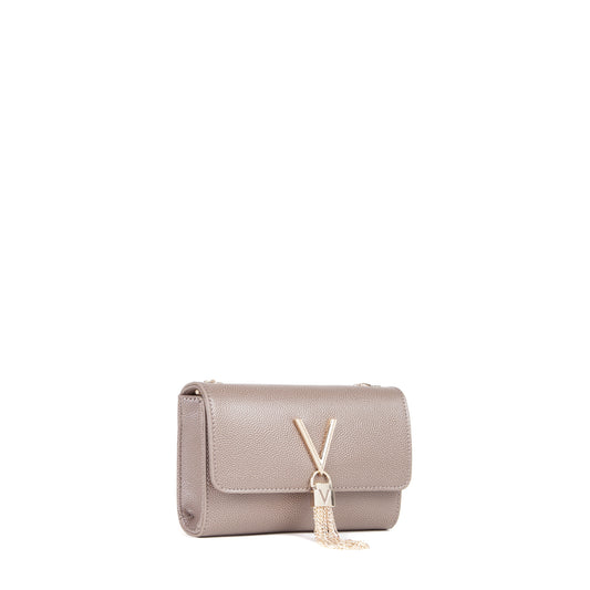 Sac femme taupe cuir grainé chaîne dorée pompon