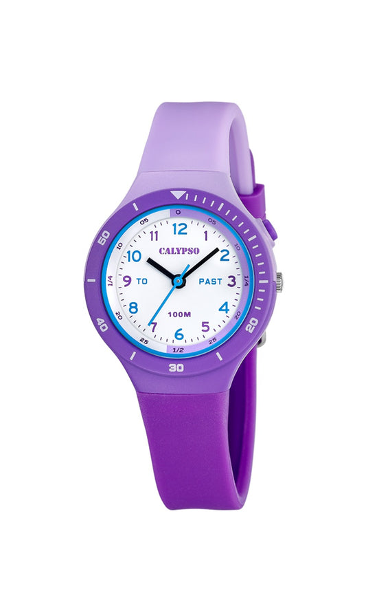 Montre pour unisex. Avec un boîtier plastique équipé d’un bracelet de plastique. Les montres visent à captiver par leur look frais et extraverti, avec des couleurs vives et intenses.