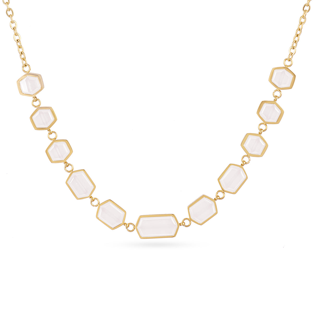 Collier femme acier doré pierres synthétiques blanches hexagonales