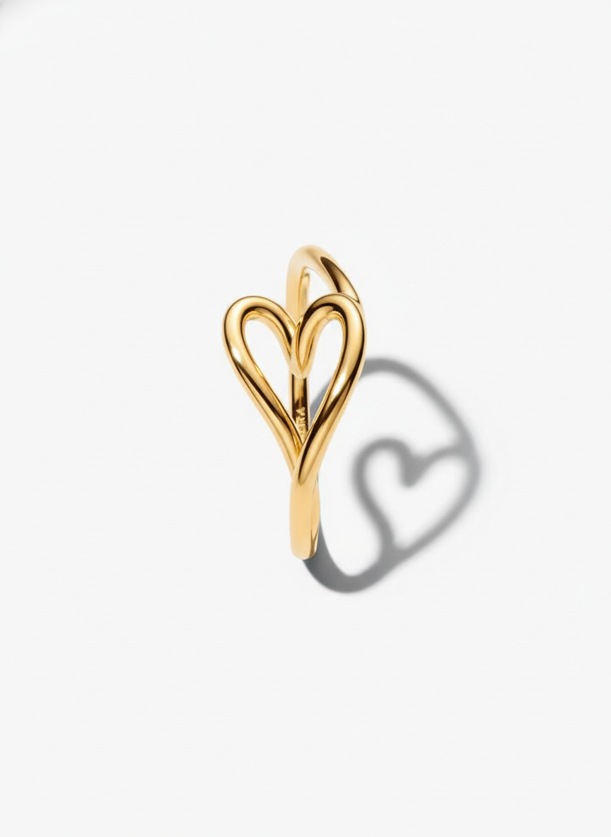 Bague en forme de cœur aux formes organiques