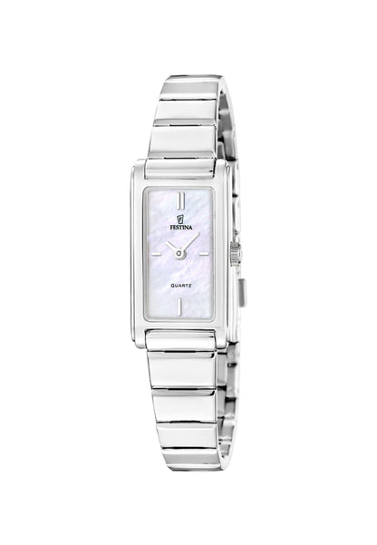 Montre pour femme. Avec un boîtier acier inoxydable