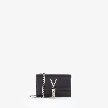 Sac pochette femme noir grainé chaîne argentée pompon