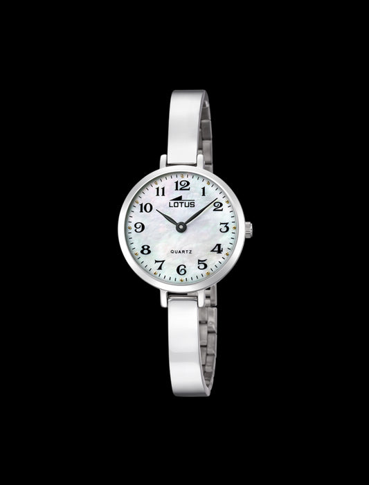 MONTRE BRACELET EN ACIER, FEMME